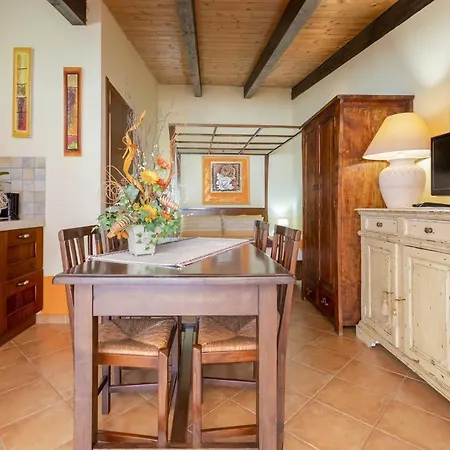 Lo Scrigno アパート